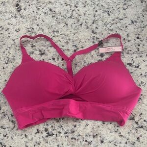 **NEW WITH TAGS** Victoria's Secret Fuchsia Bra